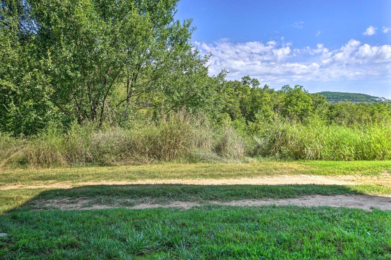Cozy Condo With Pool Access, 5 Mi To Table Rock Lake Branson Exterior foto